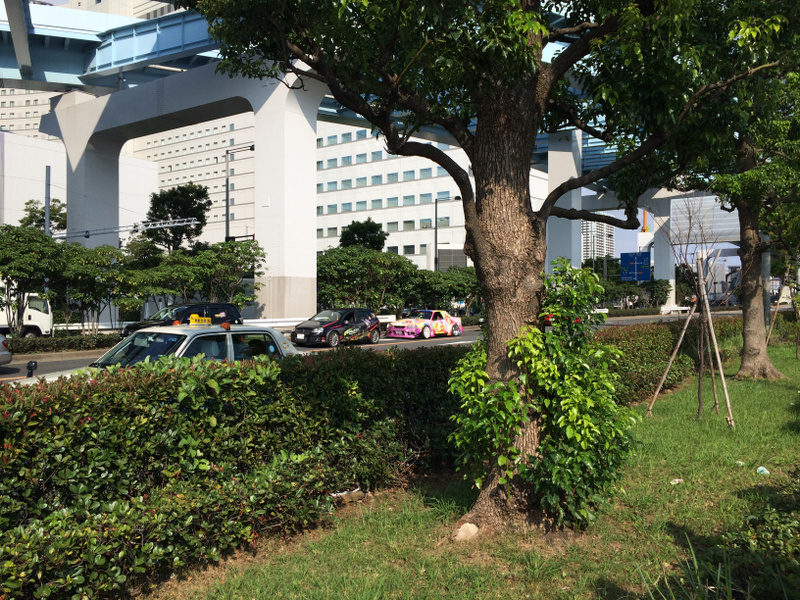 Illustration for article titled Japan, A Dogapult Trip, Part 5: Cars and Cosplay and Comiket!